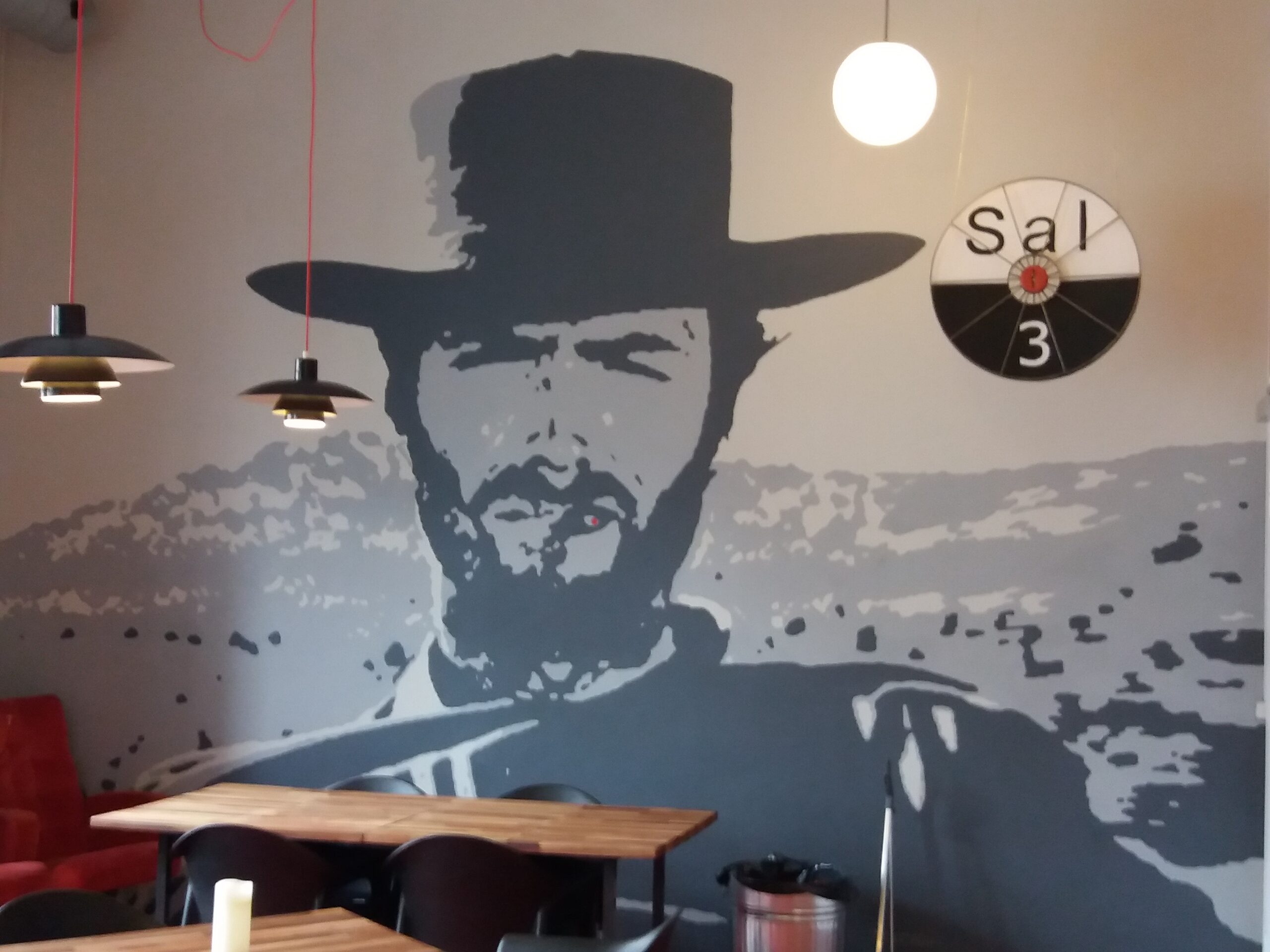Vægmaleri af Clinten i Valby Kino